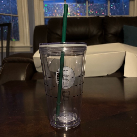 Starbucks 16 oz Clear Grande Tumbler with Green Straw, NWT - Picture 3 of 6